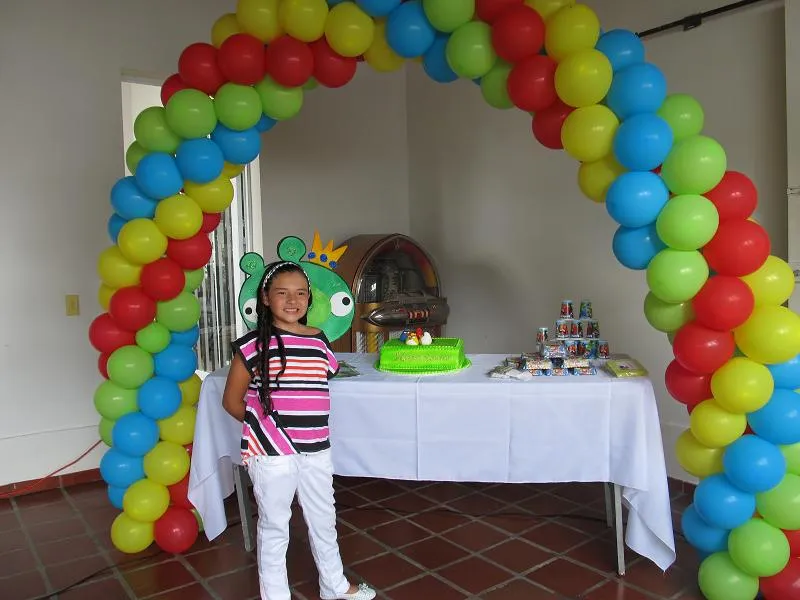 DECORACION DE GLOBOS ANGRY BIRDS | Revoltosos Recreaciones ... DECORACION DE GLOBOS ANGRY BIRDS | Revoltosos Recreaciones ...