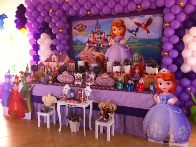 Decoración con globos de princesa sofia - Imagui