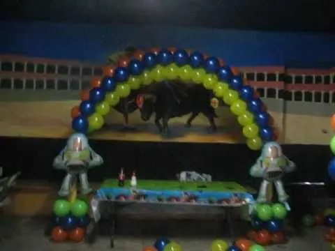 Decoracion con globos toy story - YouTube