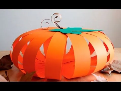 Decoración para Halloween: calabaza de cartulina - YouTube Decoración para Halloween: calabaza de cartulina - YouTube