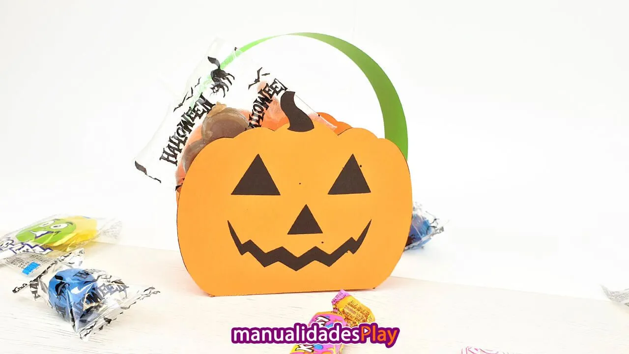 Decoración para Halloween con cartulina ¡Fácil! - Manualidades Play Decoración para Halloween con cartulina ¡Fácil! - Manualidades Play