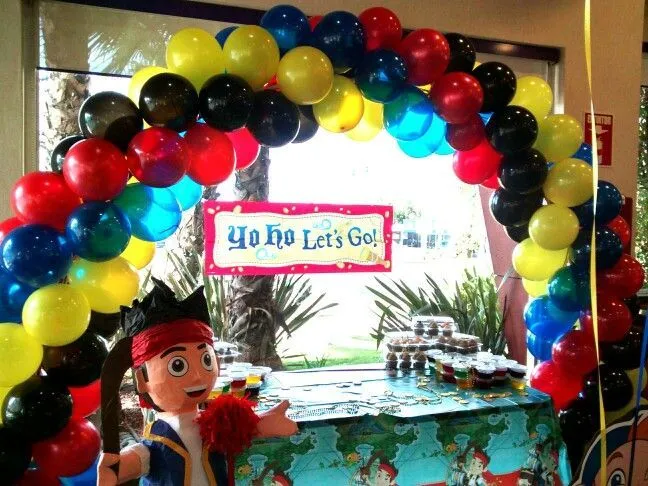 Jake el pirata | Arco de globos y globos para fiestas | Pinterest