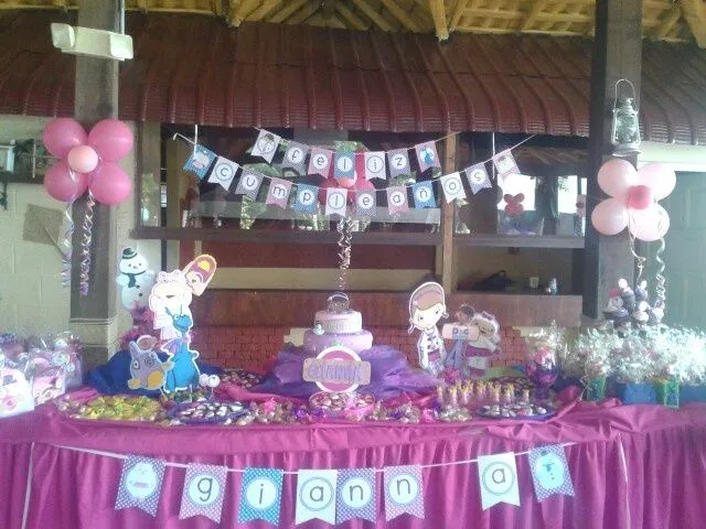 Decoracion Mesa principal de la doctora juguetes | Fiestas ... Decoracion Mesa principal de la doctora juguetes | Fiestas ...