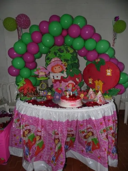 Decoración Mesa principal Rosita Fresita | Decoration strawberry ... Decoración Mesa principal Rosita Fresita | Decoration strawberry ...