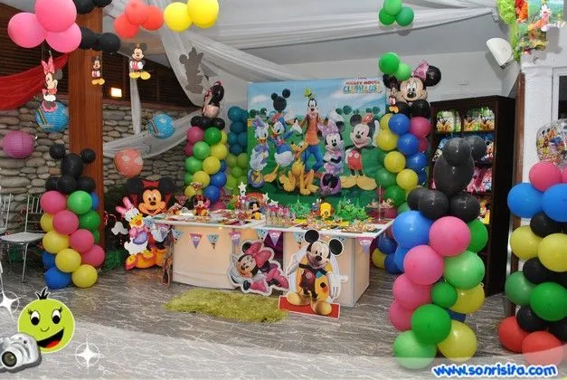 DECORACION DE MESA DE TORTA Y DECORACION CON GLOBOS | LA CASA DE ...