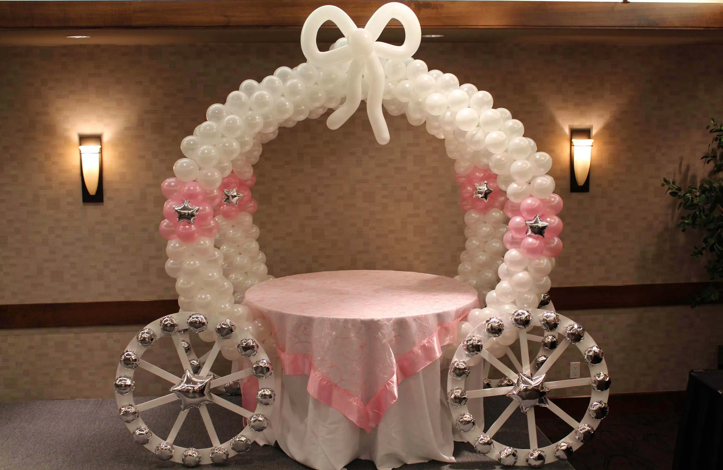 Decoración Princesas | Carruaje de globos | decoración en globos Decoración Princesas | Carruaje de globos | decoración en globos