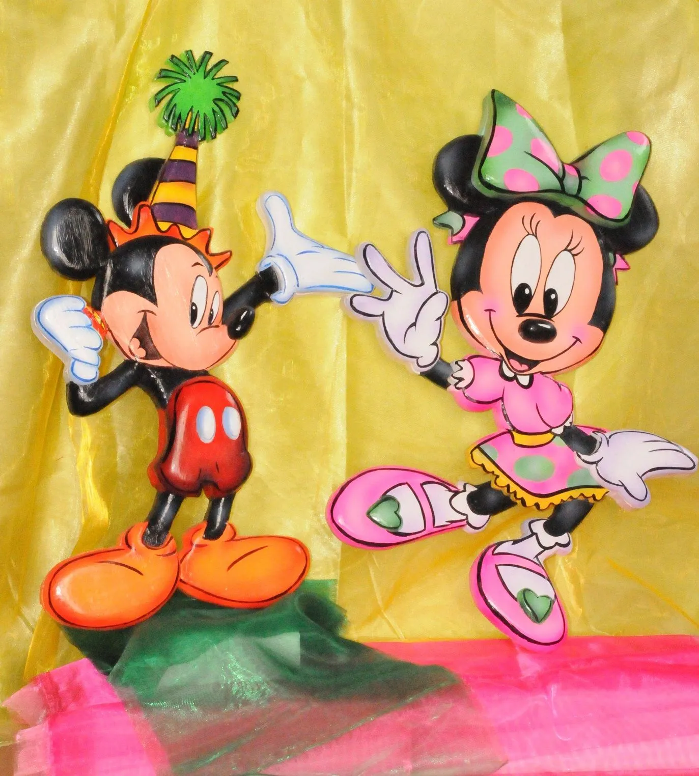 DECORACION EN TECNOPOR. Lima - Perú: Siluetas de tecnopor. Personajes