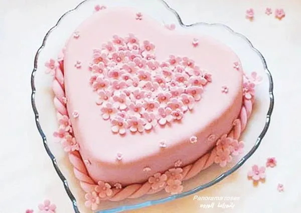 Decoración de Torta de Corazón Rosado | Sabores de Bolivia