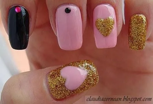 diseños de uñas decoradas con corazones | Cristina