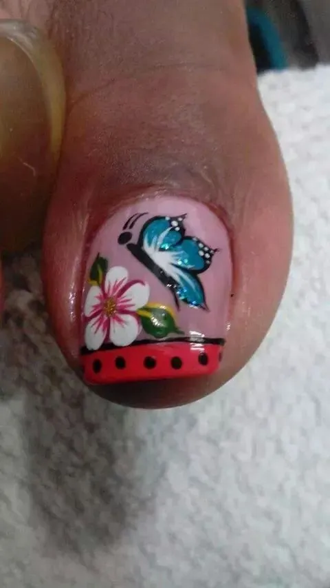 decoracion de uñas de flores rojo on Pinterest | Nailart ...