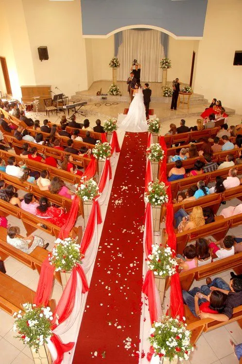 Cómo hacer decoraciones para bodas en iglesias | eHow en Español