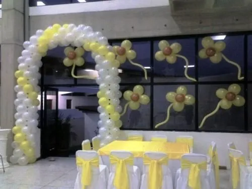 Decoraciones de fiestas con globos, fuente de chocolate, fuente de ...