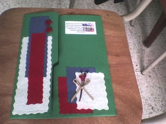 Decorado con papel corrugado con colores patrios y recortado en ... Decorado con papel corrugado con colores patrios y recortado en ...