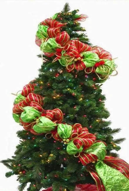 Cómo decorar un árbol con mallas navideñas ~ Solountip.com