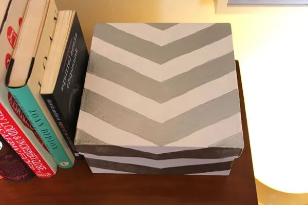 Cómo decorar una caja de cartón - Guía de MANUALIDADES Cómo decorar una caja de cartón - Guía de MANUALIDADES