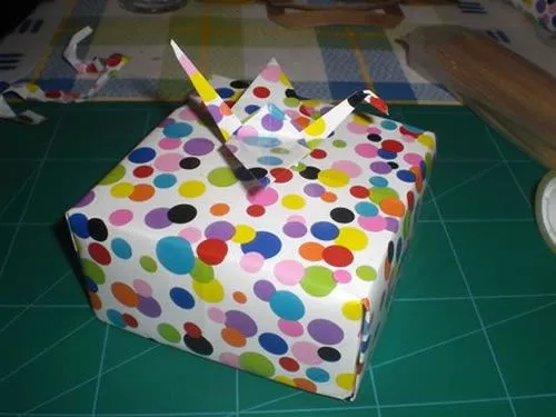 Origami: envoltorio para regalos - Guía de MANUALIDADES Origami: envoltorio para regalos - Guía de MANUALIDADES