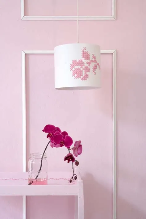 Decorar una lámpara con punto de cruz | Decoideas.Net Decorar una lámpara con punto de cruz | Decoideas.Net