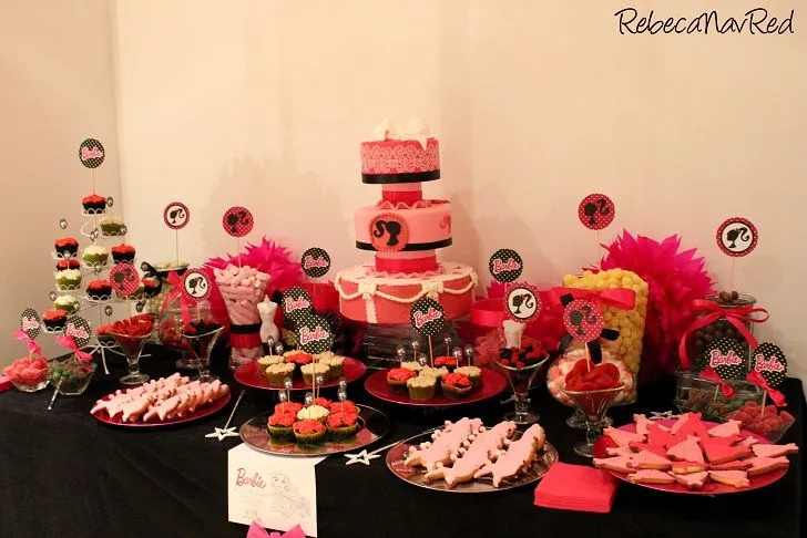 Cómo decorar una mesa para una fiesta de Barbie | Una vitrina ... Cómo decorar una mesa para una fiesta de Barbie | Una vitrina ...