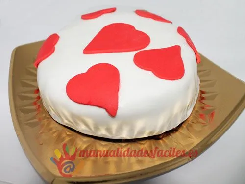 Como decorar un pastel de San Valentin | Manualidades faciles Como decorar un pastel de San Valentin | Manualidades faciles