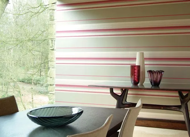 Decorar el salón con papel pintado a rayas horizontales | Villalba ...