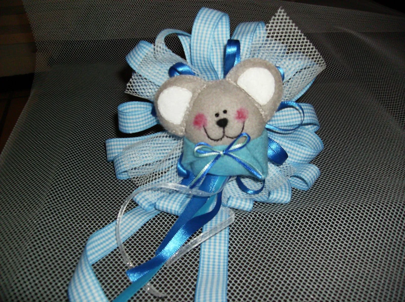 distintivos para baby shower en diferentes figuras pollo osos raton