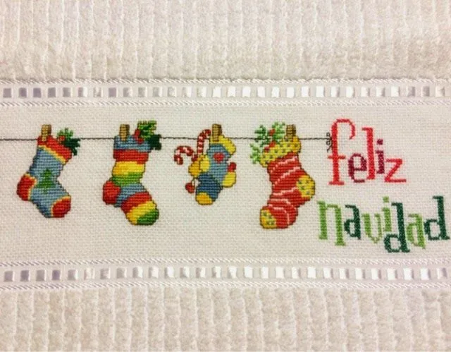 Los Decoupage de Lidia: Botitas navideñas bordadas en punto cruz Los Decoupage de Lidia: Botitas navideñas bordadas en punto cruz
