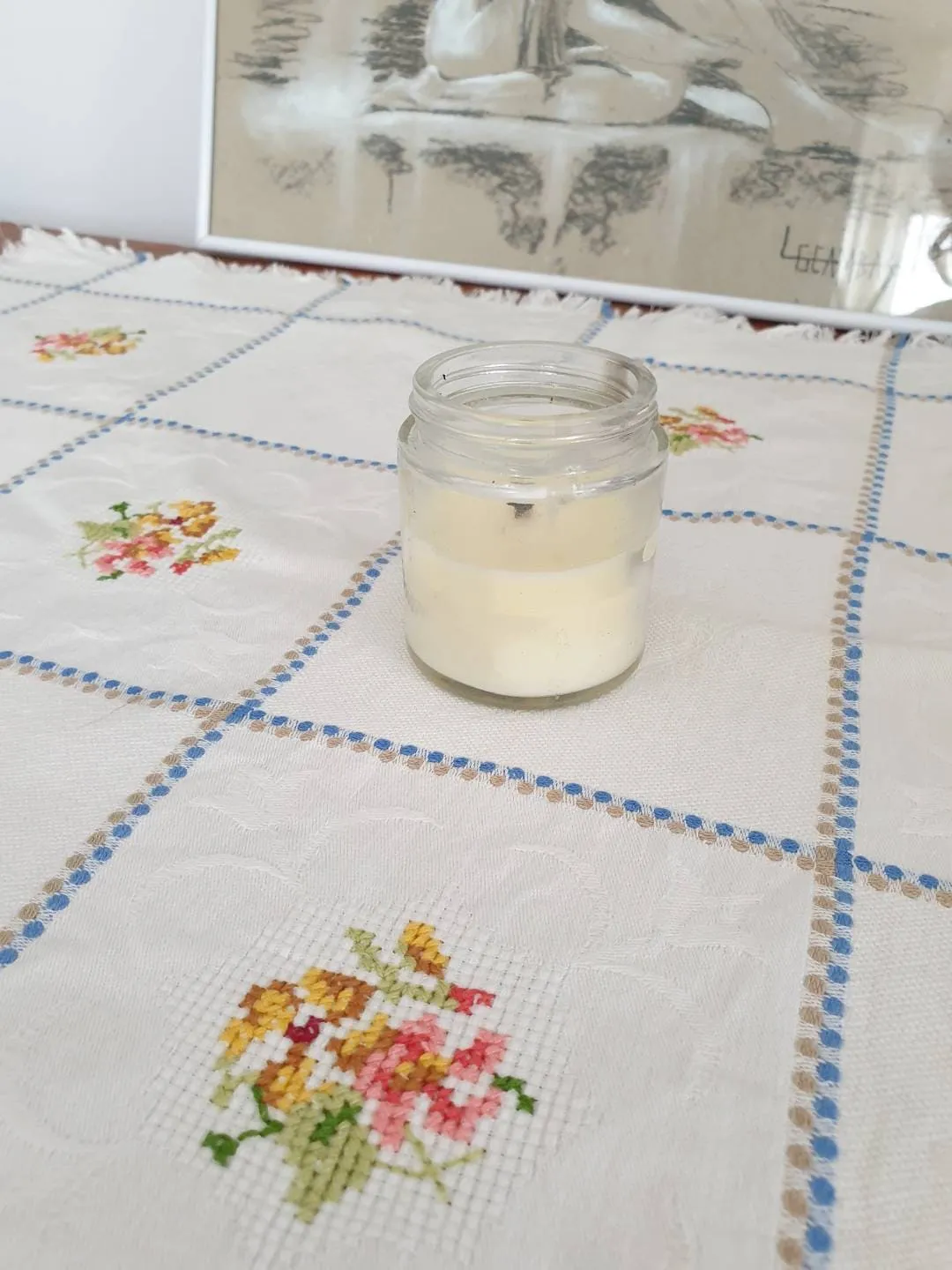 Delicado mantel bordado a mano con flores sobre un tejido - Etsy México Delicado mantel bordado a mano con flores sobre un tejido - Etsy México