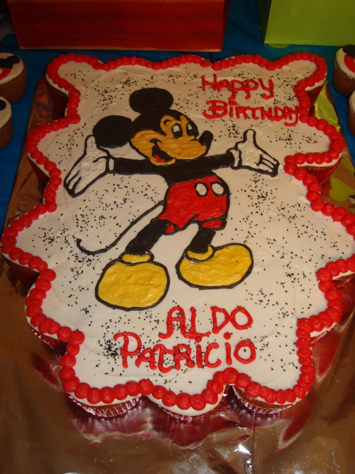 Delicious Cakes: mickey mouse cake Delicious Cakes: mickey mouse cake
