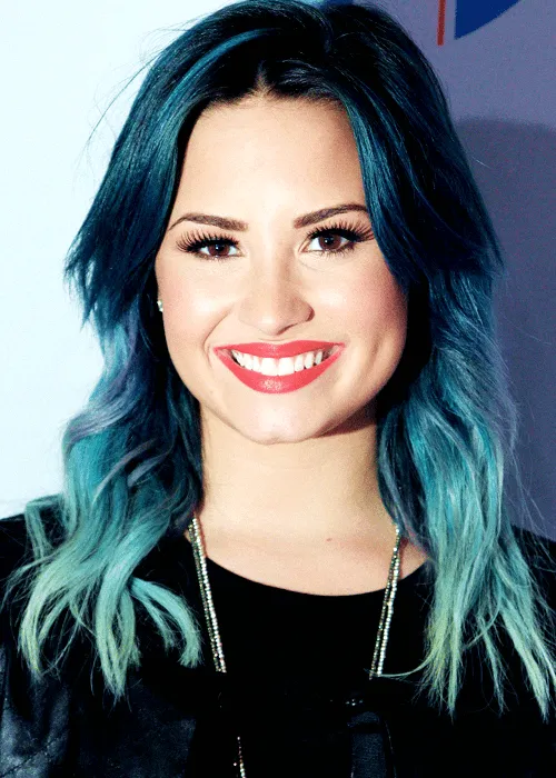 Demi cabello azul degradado 2 by SelenatorGYLKS on DeviantArt
