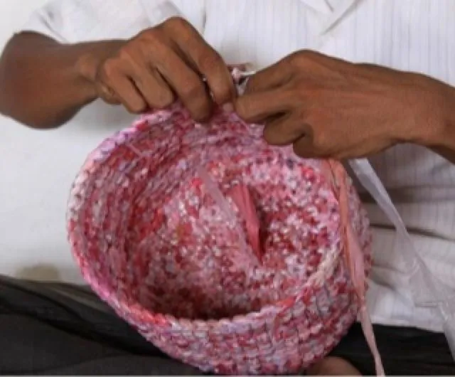 Desarrollo Local a través del reciclaje | Compromiso con el Mundo