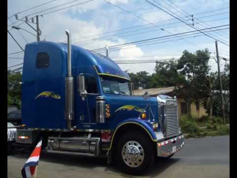 Desfile de cabezales - YouTube