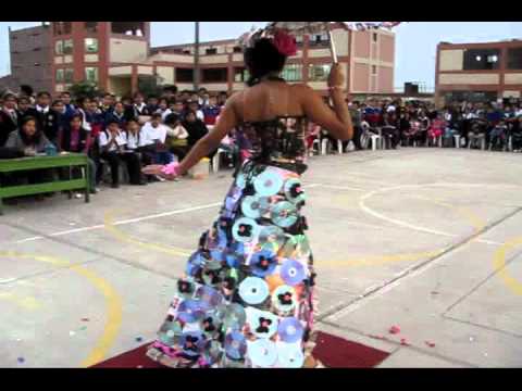 Desfile modas con material reciclado, Institución Educativa 2024 ... Desfile modas con material reciclado, Institución Educativa 2024 ...