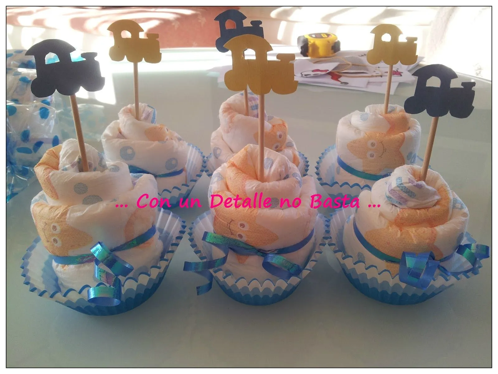 Con un detalle no basta ...: Cestas bebé y nuestros cupcakes de ... Con un detalle no basta ...: Cestas bebé y nuestros cupcakes de ...