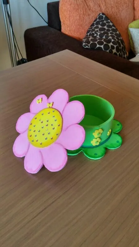 Detalle de caja de goma eva con forma de flor. Foamy. Regalos | El ... Detalle de caja de goma eva con forma de flor. Foamy. Regalos | El ...