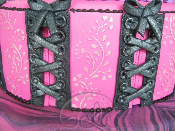 Detalle de Torta de Draculaura | Tortas para los chiquitines ... Detalle de Torta de Draculaura | Tortas para los chiquitines ...