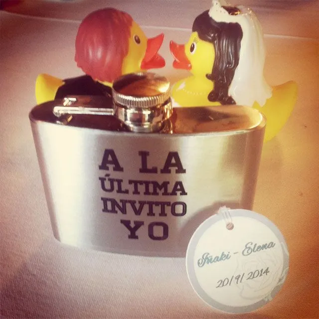 Detalles de boda para los hombres: petacas personalizadas Detalles de boda para los hombres: petacas personalizadas