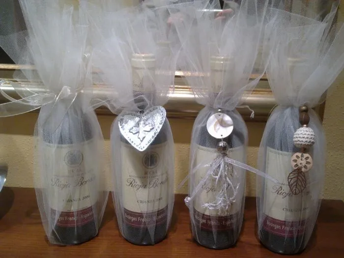 Como adornar una botella de vino para bautizo - Imagui Como adornar una botella de vino para bautizo - Imagui