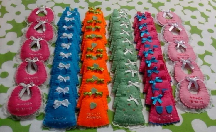 Detalles de mini vestidos realizados en fieltro, ideales para un ... Detalles de mini vestidos realizados en fieltro, ideales para un ...