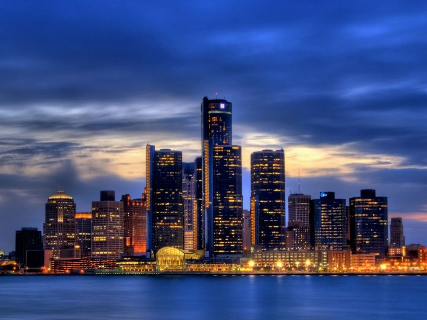 Detroit-de-noche | Wallpaper-Bobiandcompany Detroit-de-noche | Wallpaper-Bobiandcompany