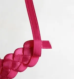 Como hacer una diadema de listón : Como hacer una diadema de listón :