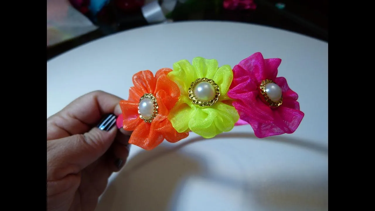 Diademas decoradas con rosetones en cinta organza.in rosette ...