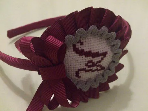 DIADEMAS PERSONALIZADAS CON EL NOMBRE EN PUNTO DE CRUZ | Mi Ratona ... DIADEMAS PERSONALIZADAS CON EL NOMBRE EN PUNTO DE CRUZ | Mi Ratona ...
