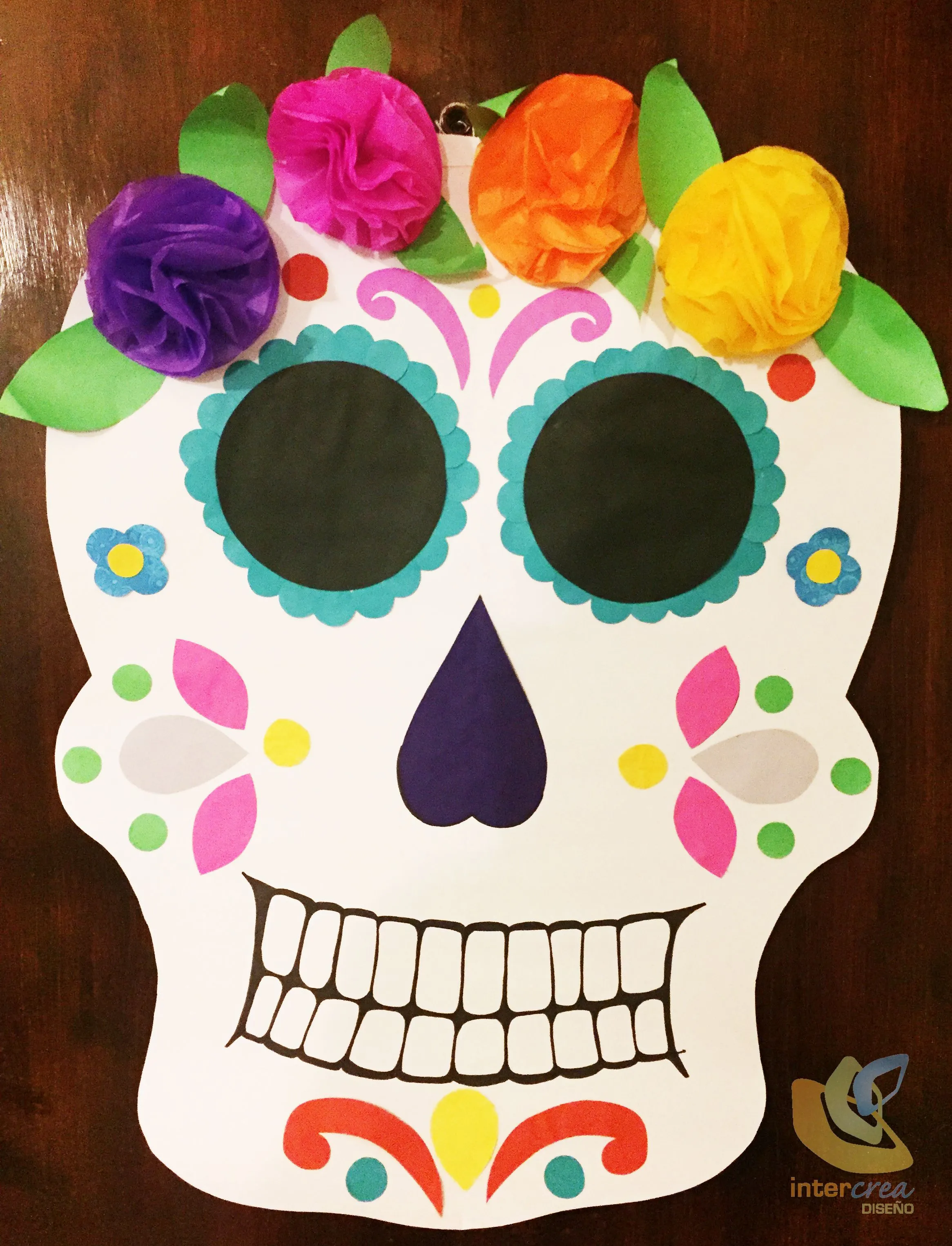 DíaDeMuertos #Calavera hecha con #papel para decorar altar | Como decorar calaveras, Manualidades, Cosas de halloween DíaDeMuertos #Calavera hecha con #papel para decorar altar | Como decorar calaveras, Manualidades, Cosas de halloween