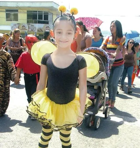 Diario Extra - Niños festejaron el Día de la Mascarada Nacional