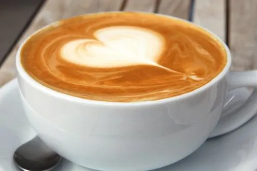 No sabes cómo dibujar con la espuma del café? Aquí te enseñamos a ... No sabes cómo dibujar con la espuma del café? Aquí te enseñamos a ...