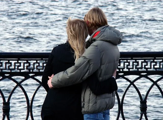 Imágenes de parejas enamoradas abrazándose - Imagui