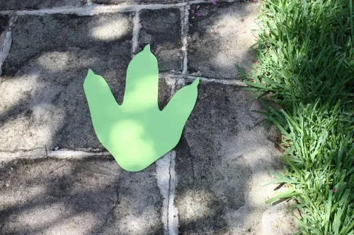 Huella de dinosaurio para colorear - Imagui