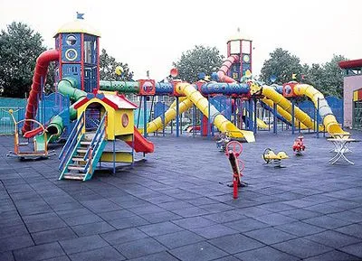 Neumáticos convertidos en parques infantiles Neumáticos convertidos en parques infantiles