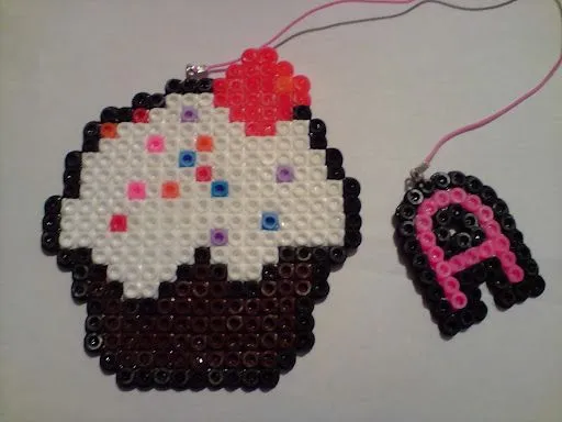 Ourselves =): Pyssla, collares, llaveros & figuritas Ourselves =): Pyssla, collares, llaveros & figuritas