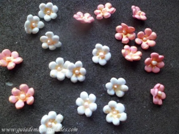 Un dije corazón de porcelana fría - Guía de MANUALIDADES Un dije corazón de porcelana fría - Guía de MANUALIDADES